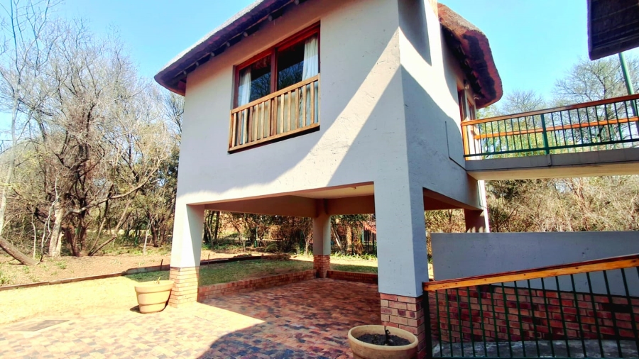 4 Bedroom Property for Sale in Boschenvaal River Front Lodges Free State